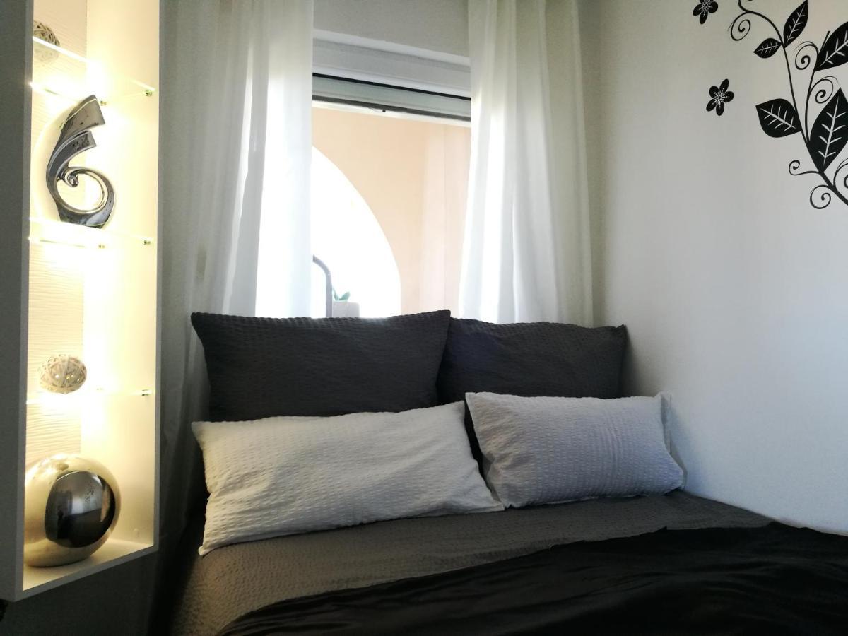 Villa Meli - Apartments Mit Meerblick Медулин Екстериор снимка