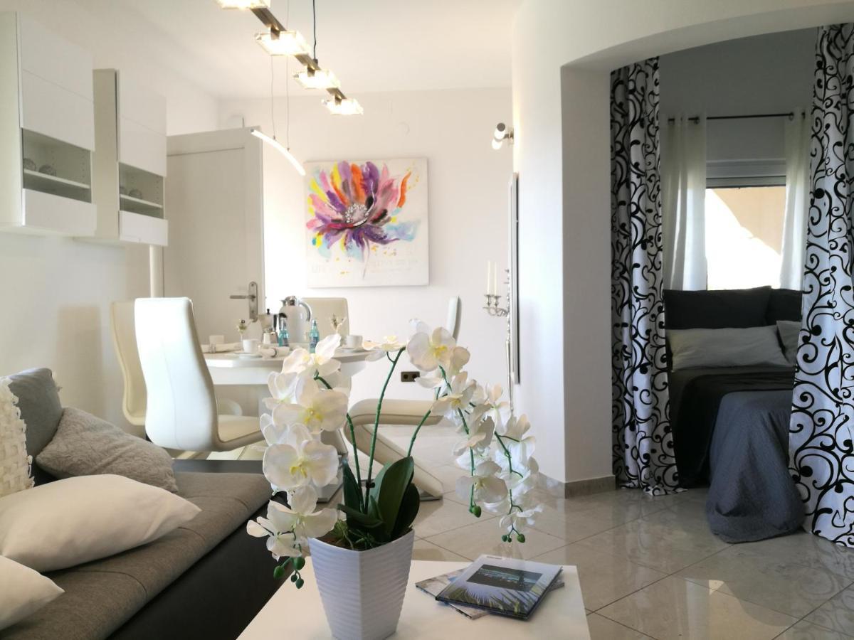 Villa Meli - Apartments Mit Meerblick Медулин Екстериор снимка