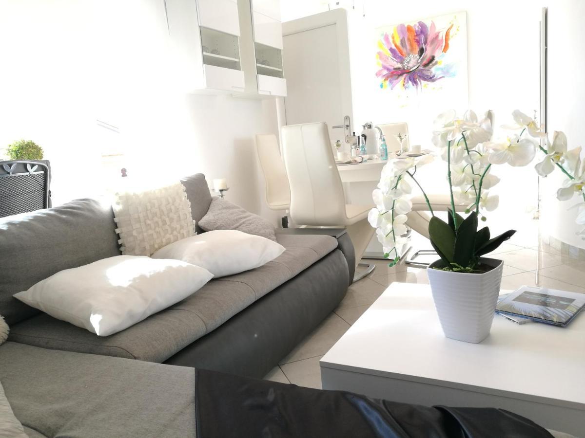 Villa Meli - Apartments Mit Meerblick Медулин Екстериор снимка