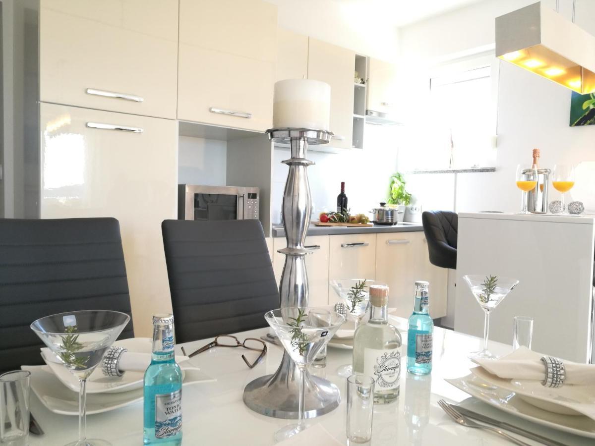 Villa Meli - Apartments Mit Meerblick Медулин Екстериор снимка