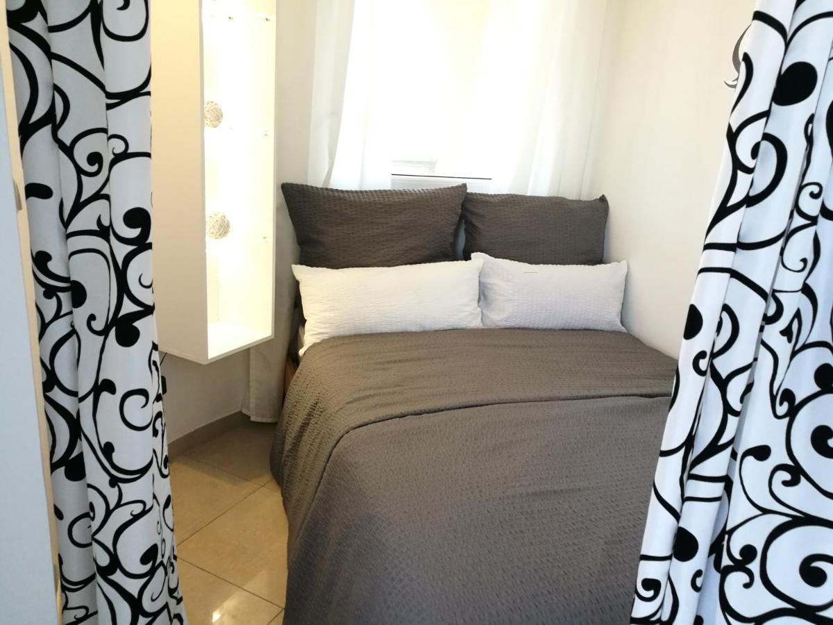 Villa Meli - Apartments Mit Meerblick Медулин Екстериор снимка