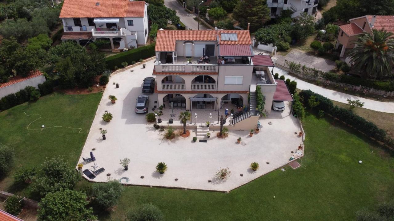 Villa Meli - Apartments Mit Meerblick Медулин Екстериор снимка