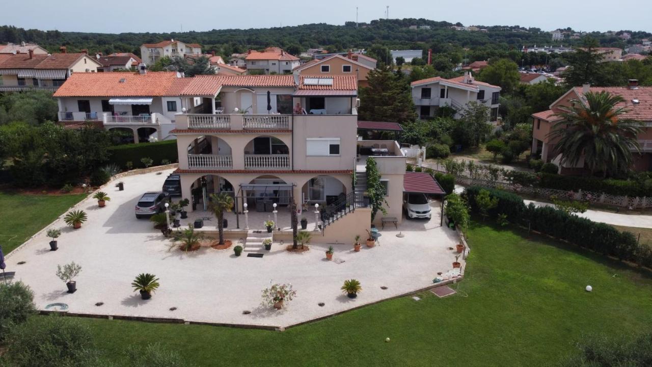 Villa Meli - Apartments Mit Meerblick Медулин Екстериор снимка