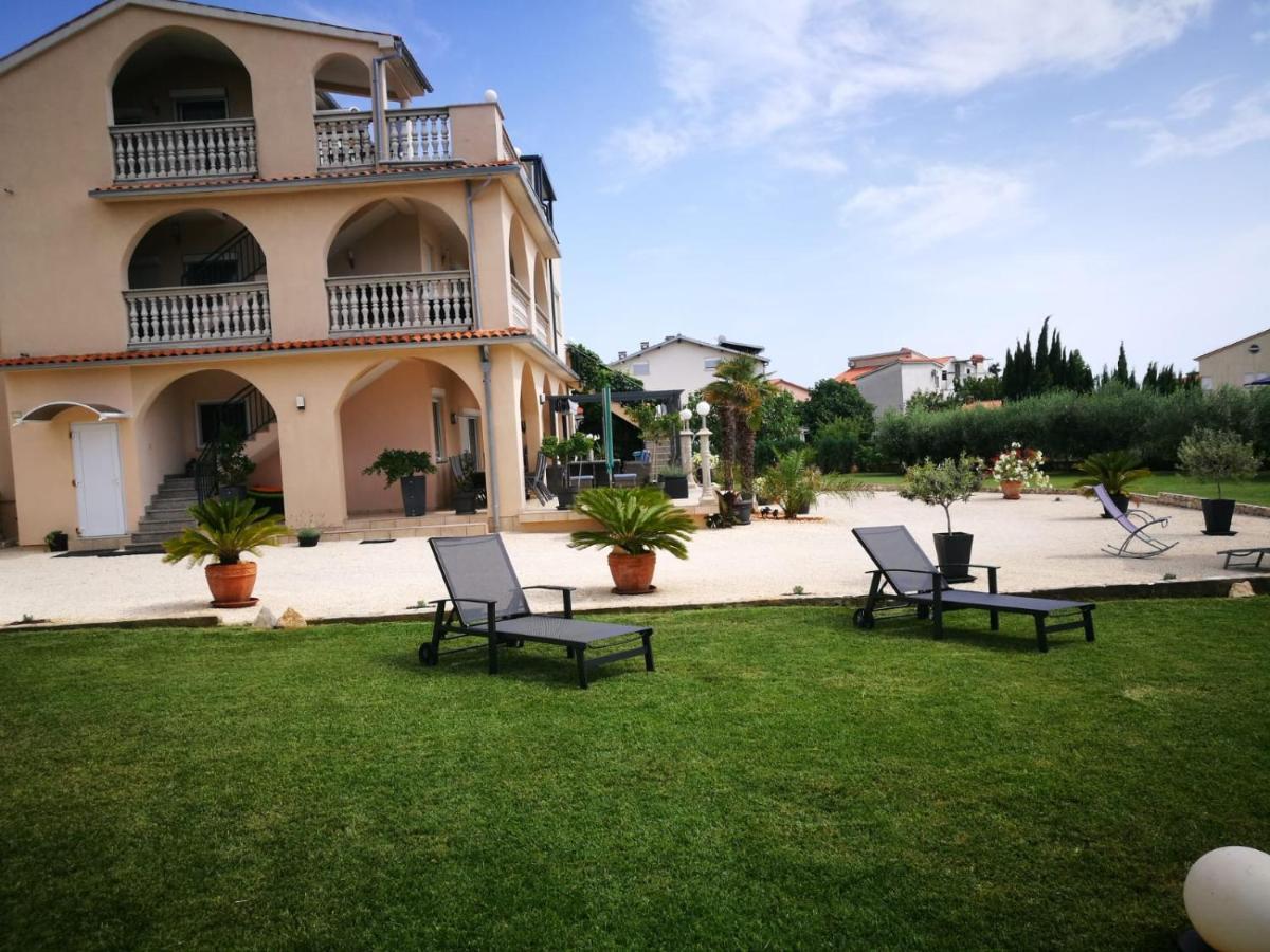 Villa Meli - Apartments Mit Meerblick Медулин Екстериор снимка