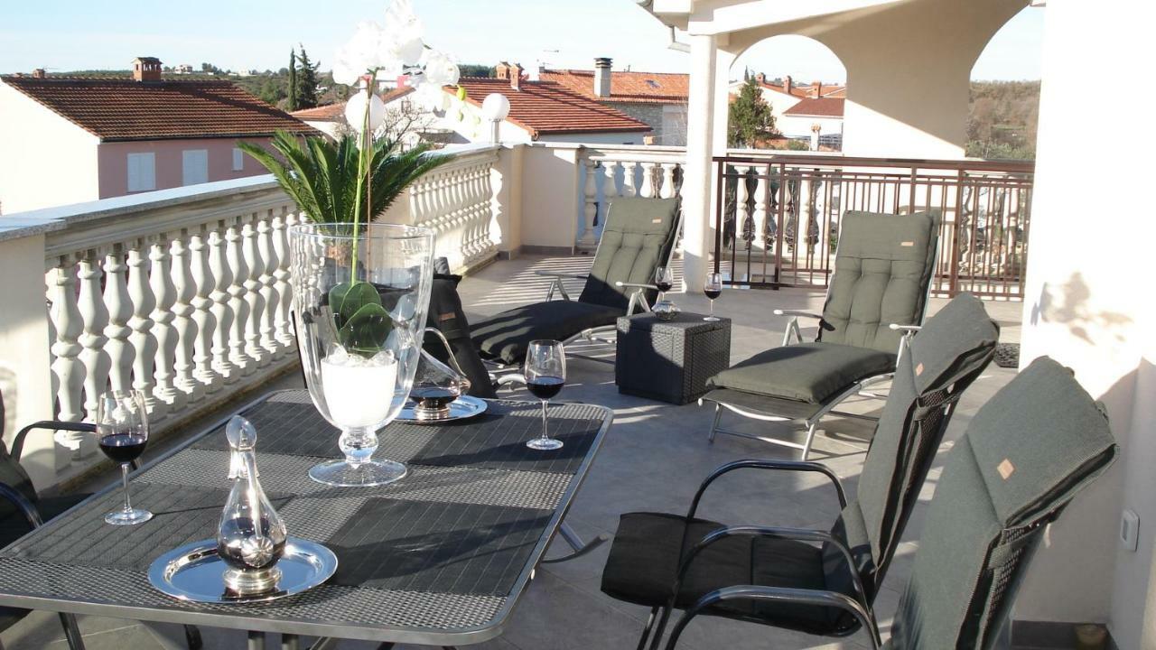 Villa Meli - Apartments Mit Meerblick Медулин Екстериор снимка