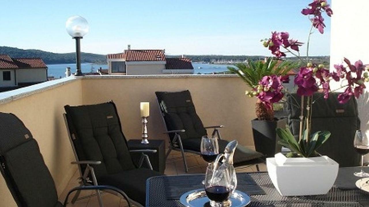 Villa Meli - Apartments Mit Meerblick Медулин Екстериор снимка
